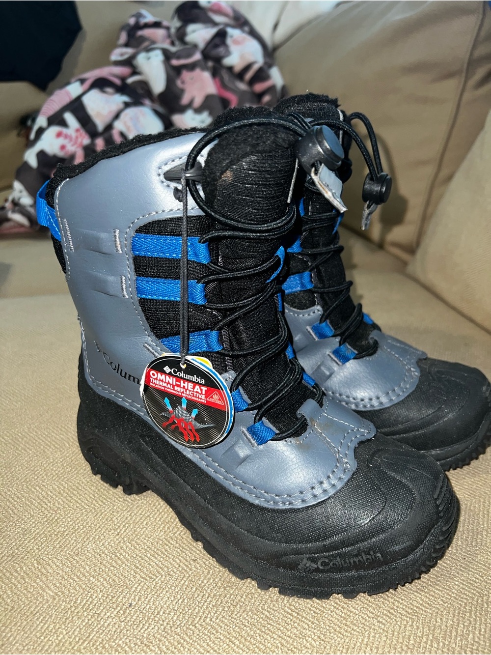 NWT Columbia Kids' Bugaboo Gray & Black Omni-Heat Winter Boots with Blue Accents